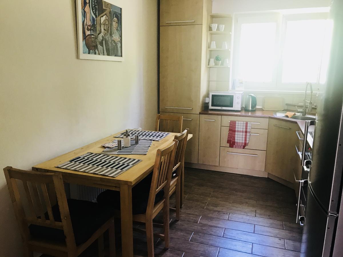 Appartement Skolici Stredisko Abena S Ubytovanim à Ostrava Extérieur photo